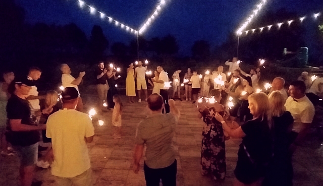 Statek Horní Bukovina - tanec s prskavkami